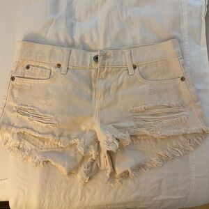 PISTOLA
Gigi Distressed Cutoff Denim Shorts (10)